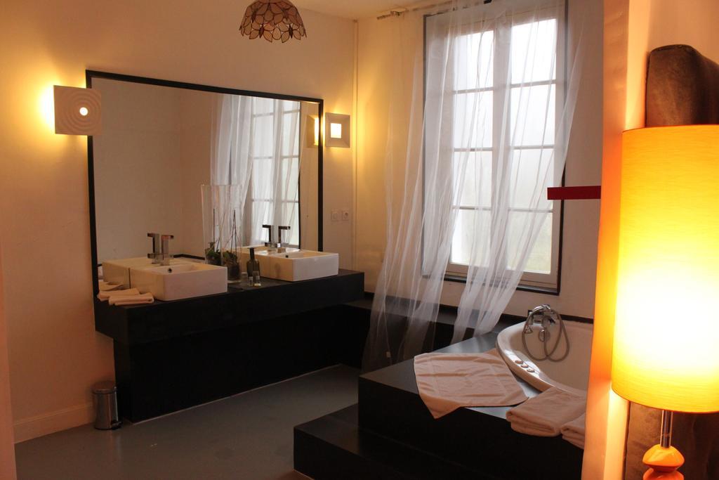 Le Relais Du Silence Chateau Lavail Labastide-dʼAnjou Chambre photo
